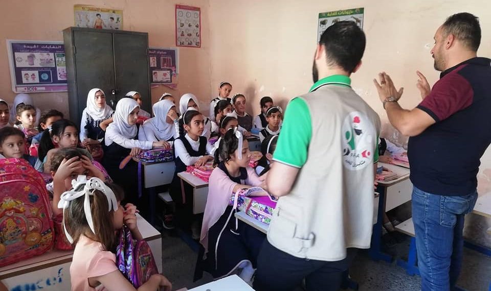 بادرات التجهيزات المدرسية للطلاب